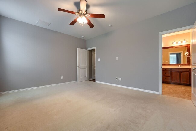 Building Photo - Charming Single-Story Home Located in Lind...