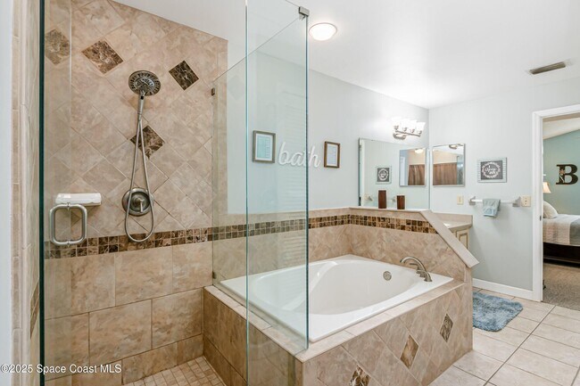 Building Photo - 4351 Silver Lake Dr