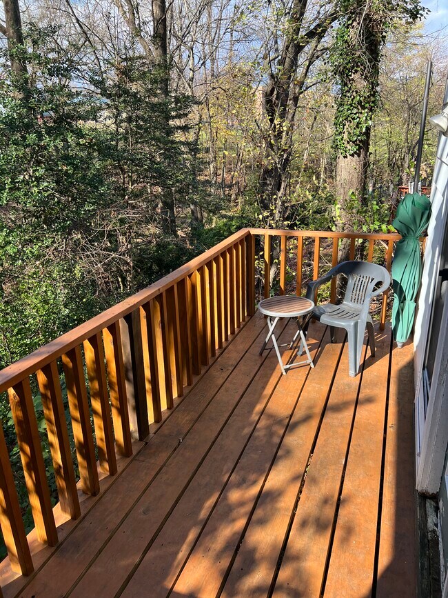 Building Photo - 618 S Quincy St