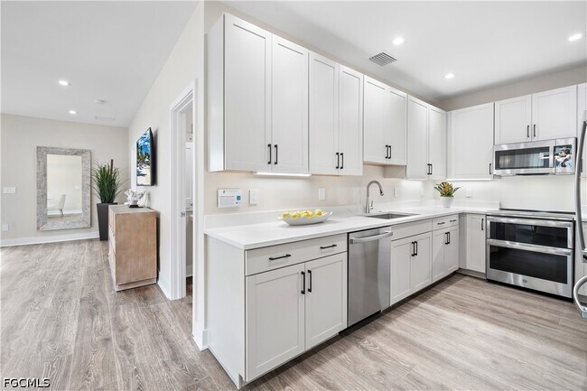 Building Photo - 13092 Georges Cay Pl