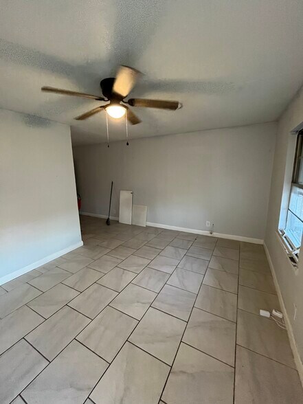 Building Photo - 915 S 8th St