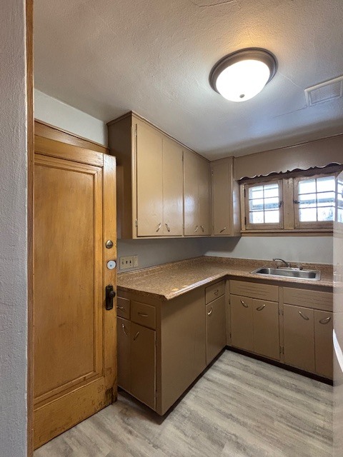 Building Photo - 6427 W Medford Ave