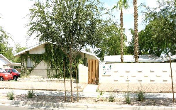 Primary Photo - Palm Breeze Apartments