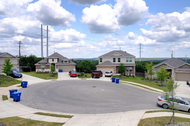 Building Photo - 32231 Escarole Bnd