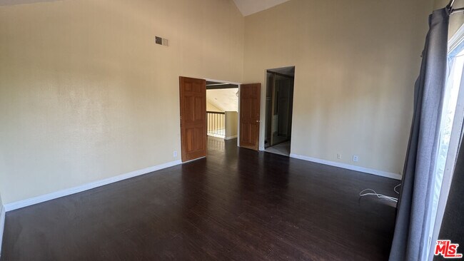Building Photo - 845 N Juarez St