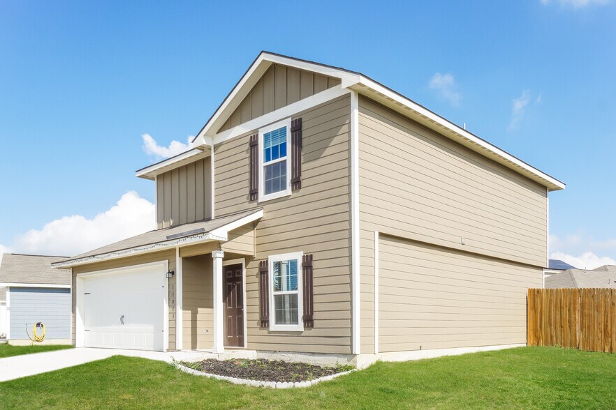 Building Photo - 11913 Lake Park