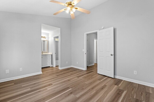 Building Photo - 3 Bedroom 2 bath home on a corner lot in the Telfair community