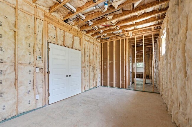 Building Photo - 254 Lamon Ave SE
