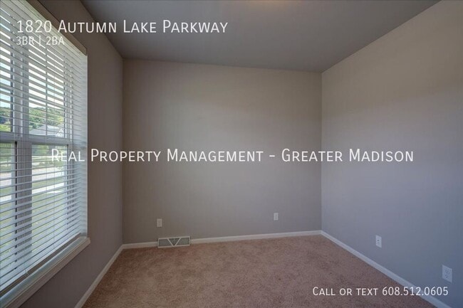 Building Photo - 1820 Autumn Lake Parkway