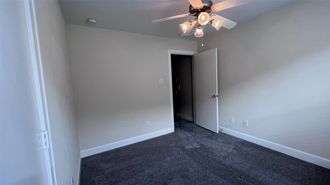 Building Photo - 2710 Hullsmith Dr