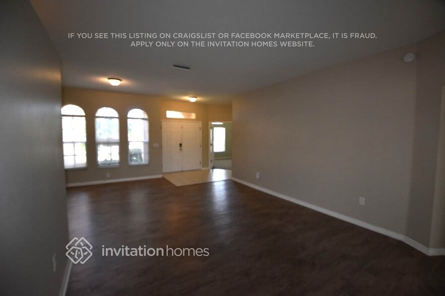 Building Photo - 1413 W River Ct