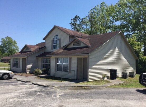 Building Photo - Alan Village