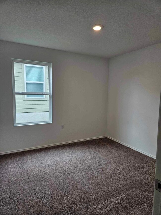 Building Photo - Beautiful VIDA Home Available Now – 2 Weeks FREE Rent!