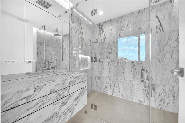 Building Photo - 1300 Monad Ter