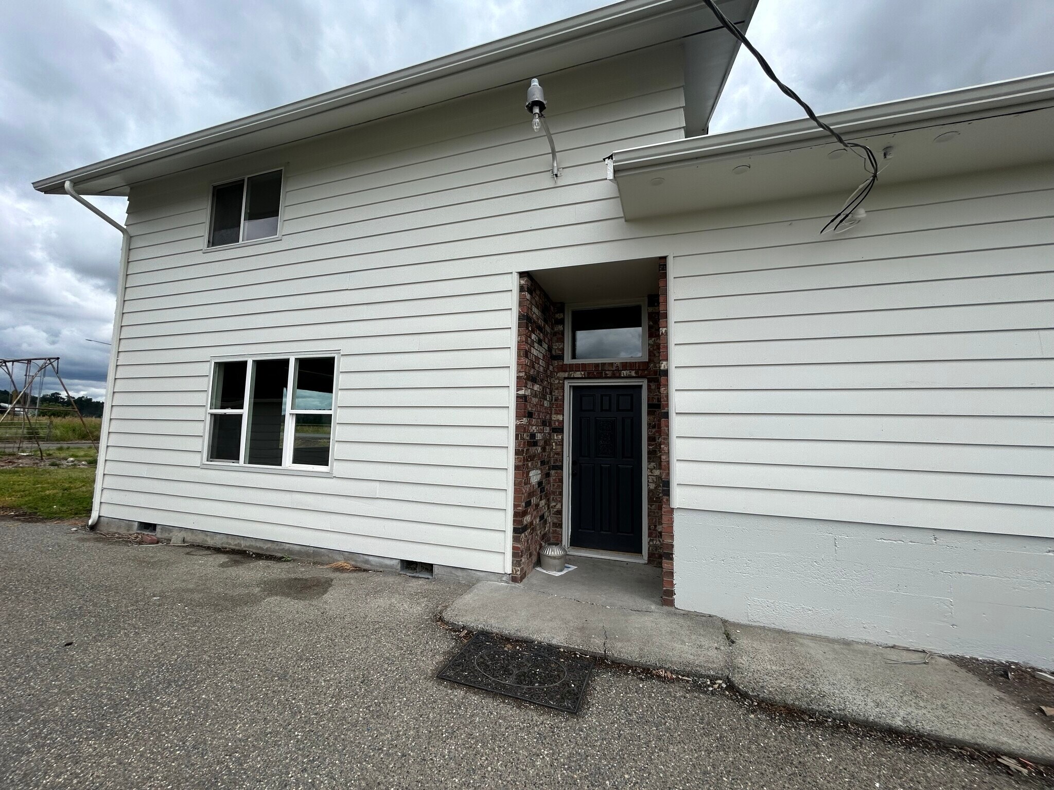 Building Photo - 112 H Street Rd