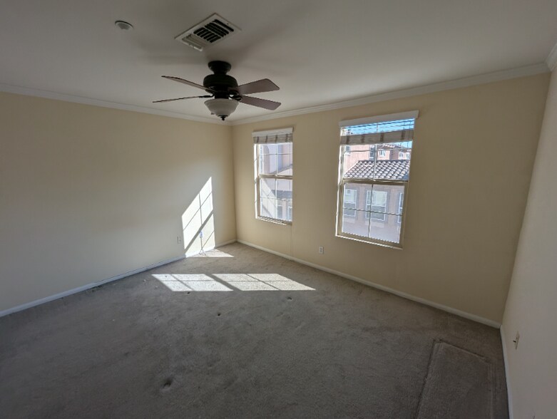 Building Photo - 2702 Escala Cir