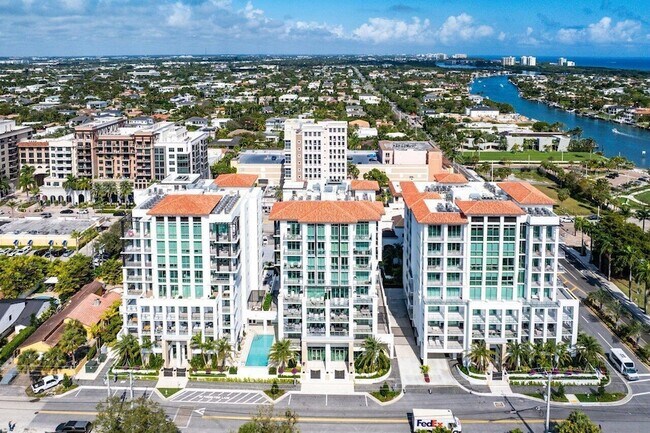 Building Photo - 495 E Royal Palm Rd