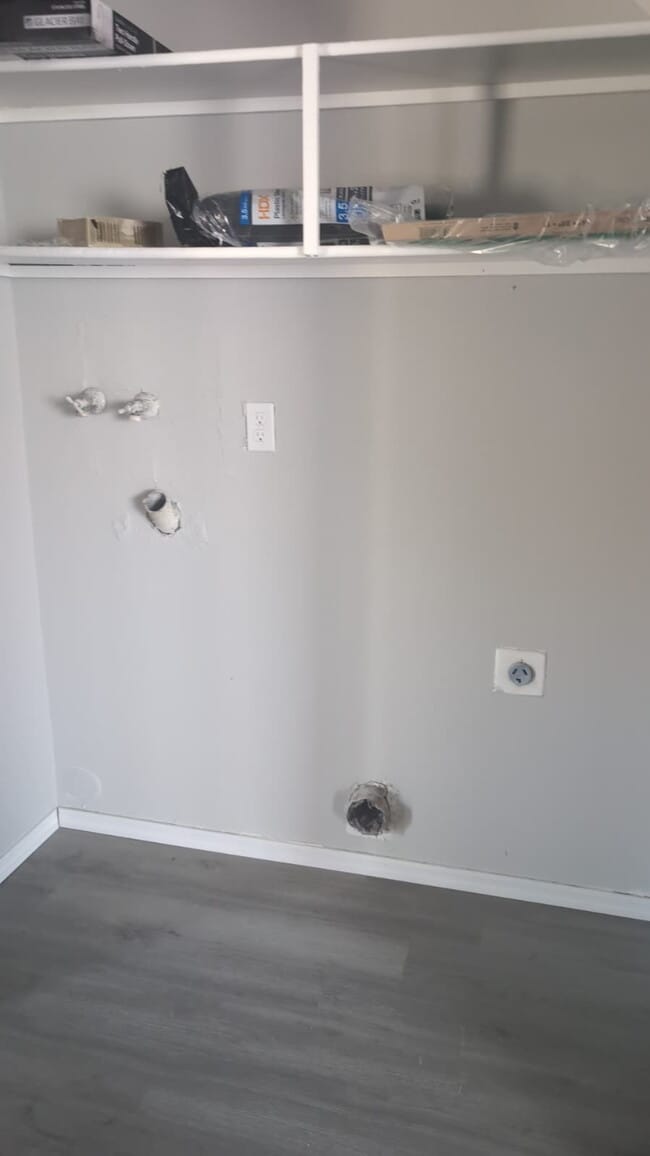 Building Photo - COMING SOON — Beautifully Remodeled 3-Bedroom Townhouse Near GCU