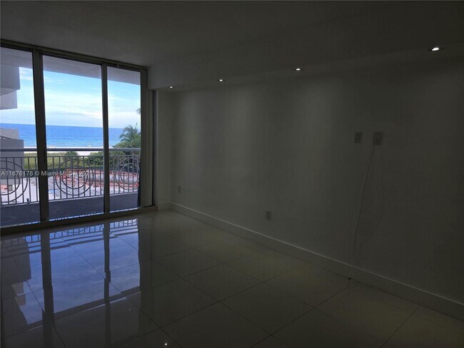 Building Photo - 5825 Collins Ave