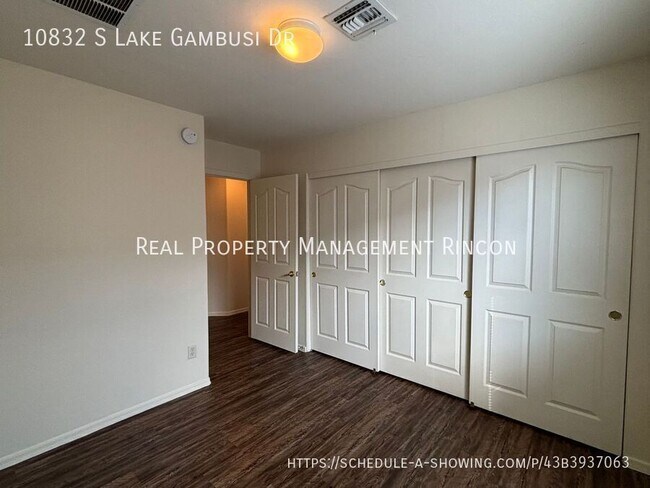 Building Photo - 10832 S Lake Gambusi Dr