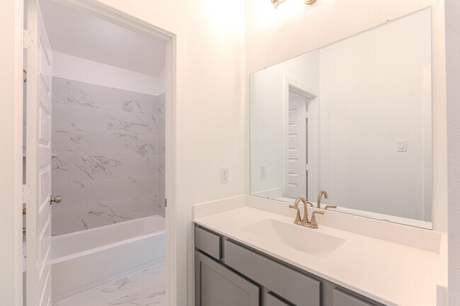 Building Photo - 215 Warbler Song Dr