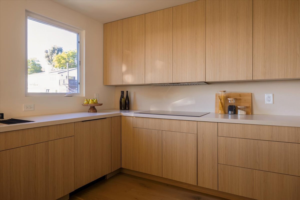 Building Photo - 1930 Kemper St