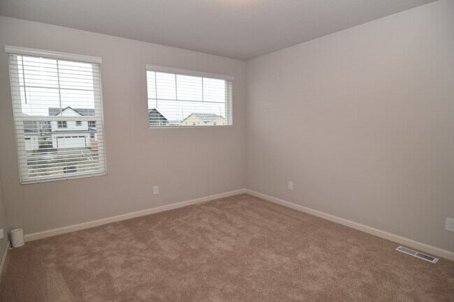 Building Photo - 8408 SE Quincy St