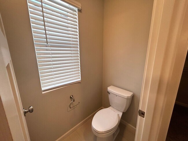 Building Photo - New 4 Bedroom North Plains Home!!!