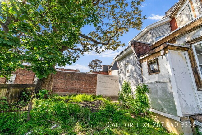 Building Photo - 1682 Harrison St