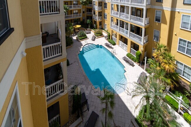 Building Photo - 860 N Orange Ave