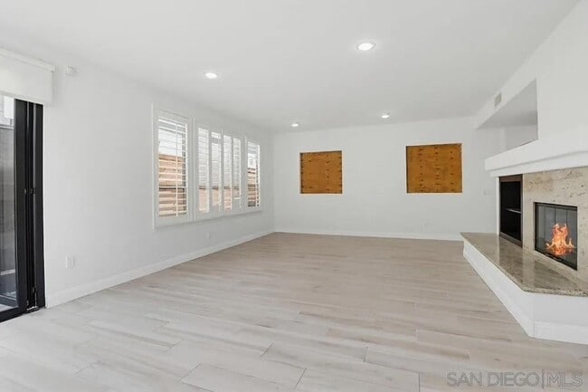 Building Photo - 561 Bayona Loop