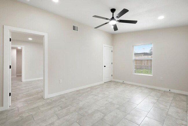 Building Photo - 306 Westmoreland Dr