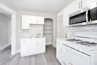 Building Photo - 2304 Walnut St