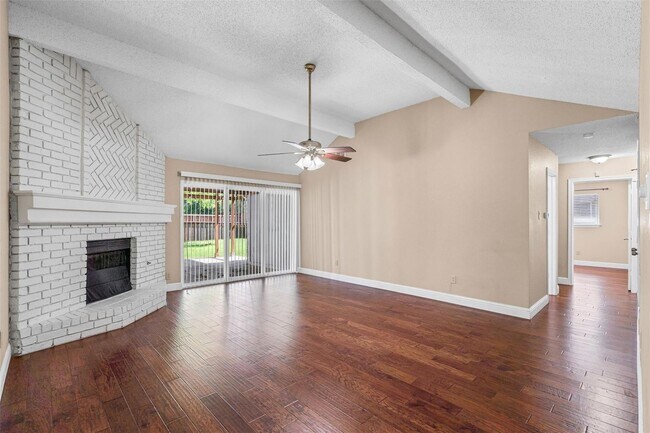 Building Photo - 715 E Ridge St