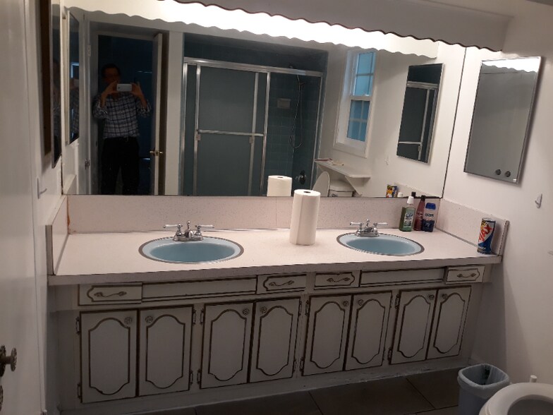 Building Photo - 19953 Haynes St