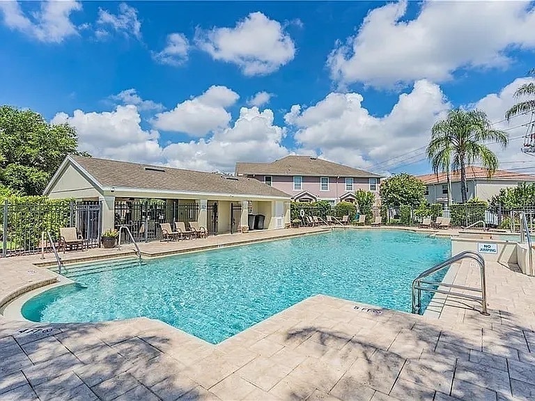 Building Photo - 555 52nd Ave N