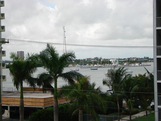 Building Photo - 7933 West Dr