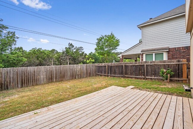 Building Photo - 700 Creekmont Dr