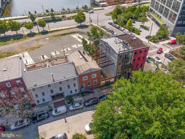 Building Photo - 311 N Front St