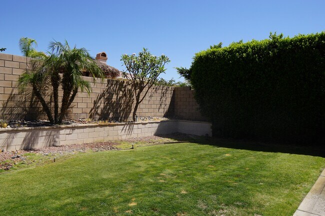 Building Photo - 79882 Viento Dr