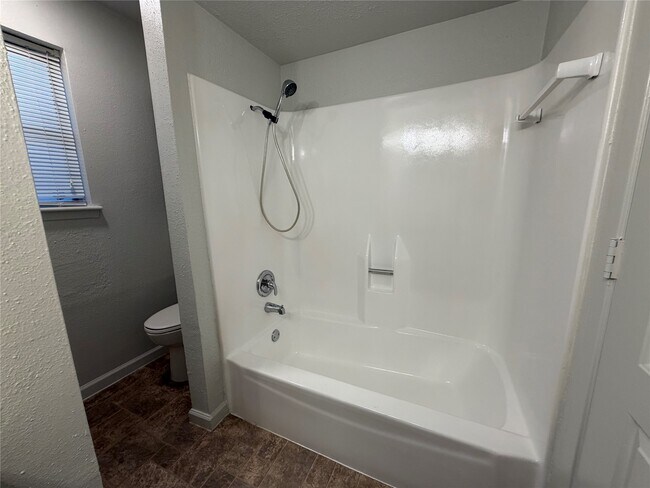 Building Photo - 9215 Loren Ln