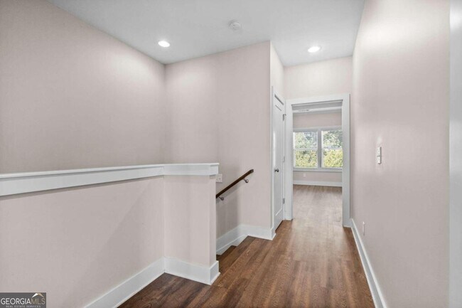 Building Photo - 2180 Colvin Ct NW