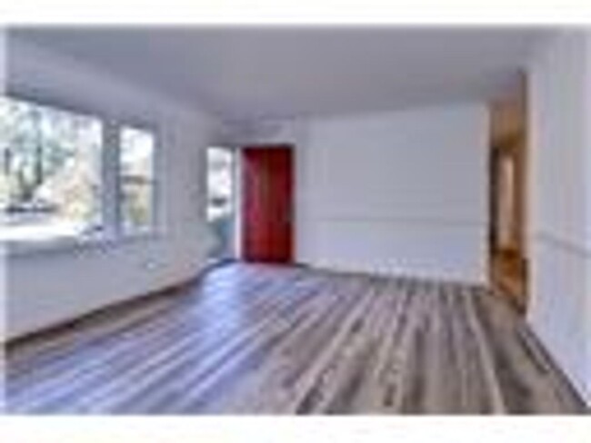 Building Photo - OPEN HOUSE SUNDAY 2/9 2pm - 4pm