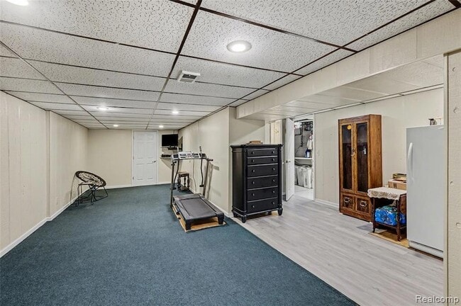 Building Photo - 30745 Iroquois Dr