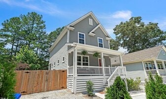 Building Photo - 647 N Hardee St