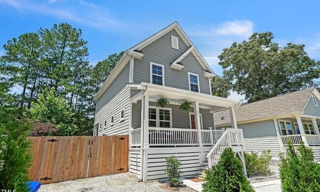 Building Photo - 647 N Hardee St