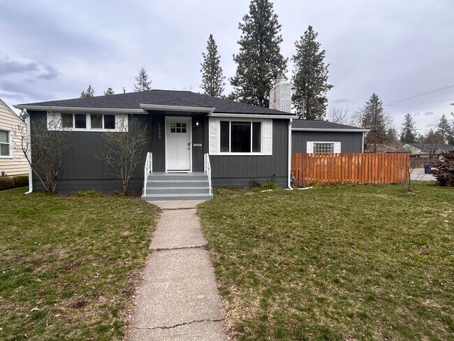 Building Photo - Beautiful 3 Bed, 2 Bath House Near Manito Park on South Hill!