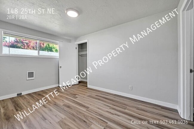 Building Photo - 148 25th St NE