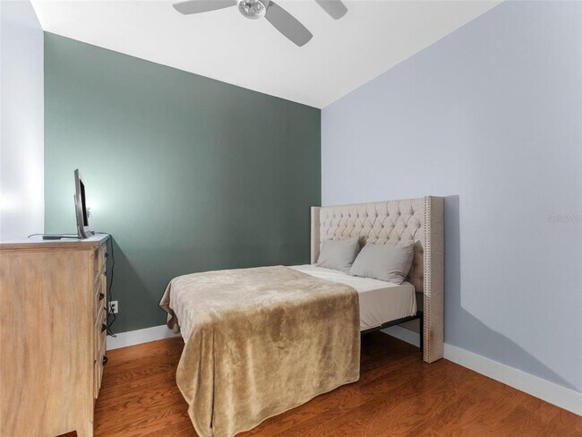 Building Photo - 1120 E Kennedy Blvd