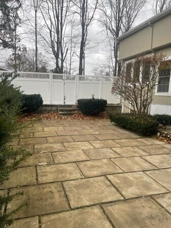 Building Photo - 1305 Washington St